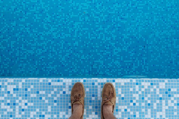 Quelles sont les meilleures pratiques pour l'entretien d'une piscine naturelle?